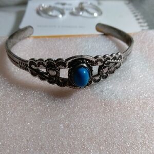 Vintage-Inspired Silver Bracelet with Blue Accent